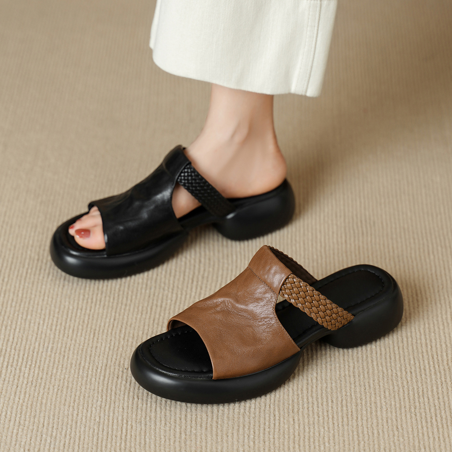 Sandal nữ đế bệt 4cm dáng xỏ ngón mùa hè đơn giản — đen