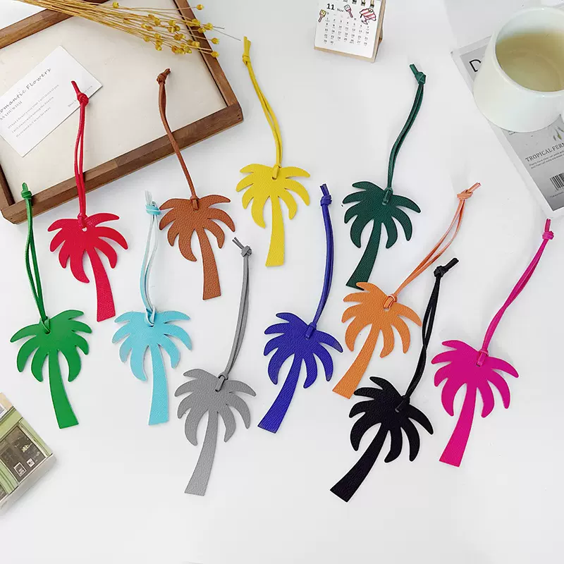 厂家批发椰子树包包挂件PU皮革包饰日常简约皮质时尚配件挂饰