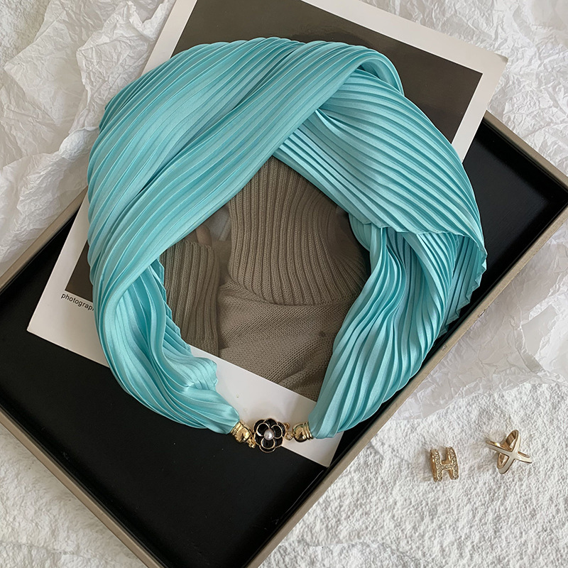 Pañuelo de seda arrugado de seda de imitación magnética con hebilla de rosa de color sólido de verano, protector solar, bufanda decorativa profesional ligera de todo fósforo