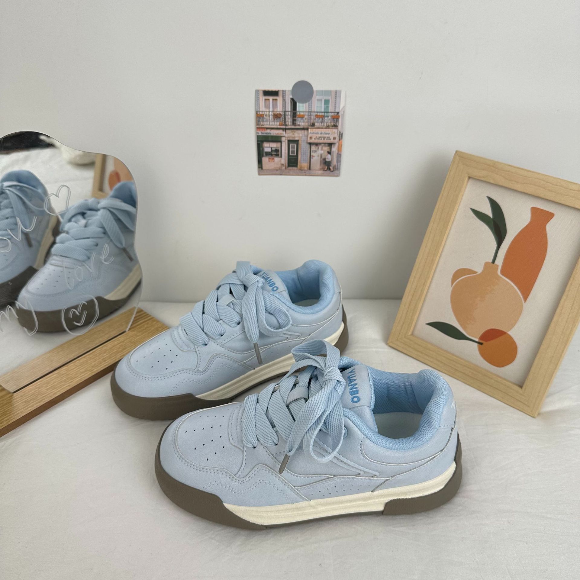 Zapatos de suela gruesa de ondas bajas de nicho femenino, zapatos de entrenamiento de estilo alemán, 2025 primavera nuevos zapatos de lona de fibra