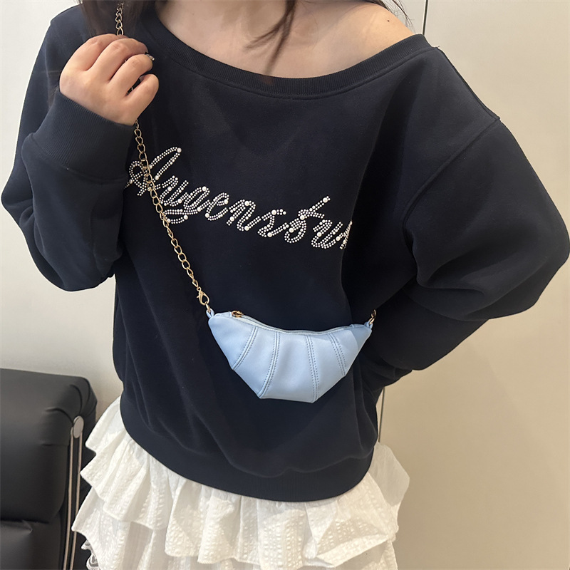 새로운 귀여운 미니 크로와상 패션 다재다능한 질감 체인 가방 솔리드 컬러 트렌디 크로스 바디 백 통근 동전 지갑