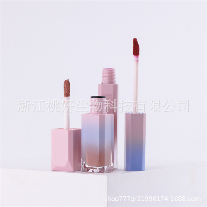 Blue double-sided lip gloss, raincoat, gradient
