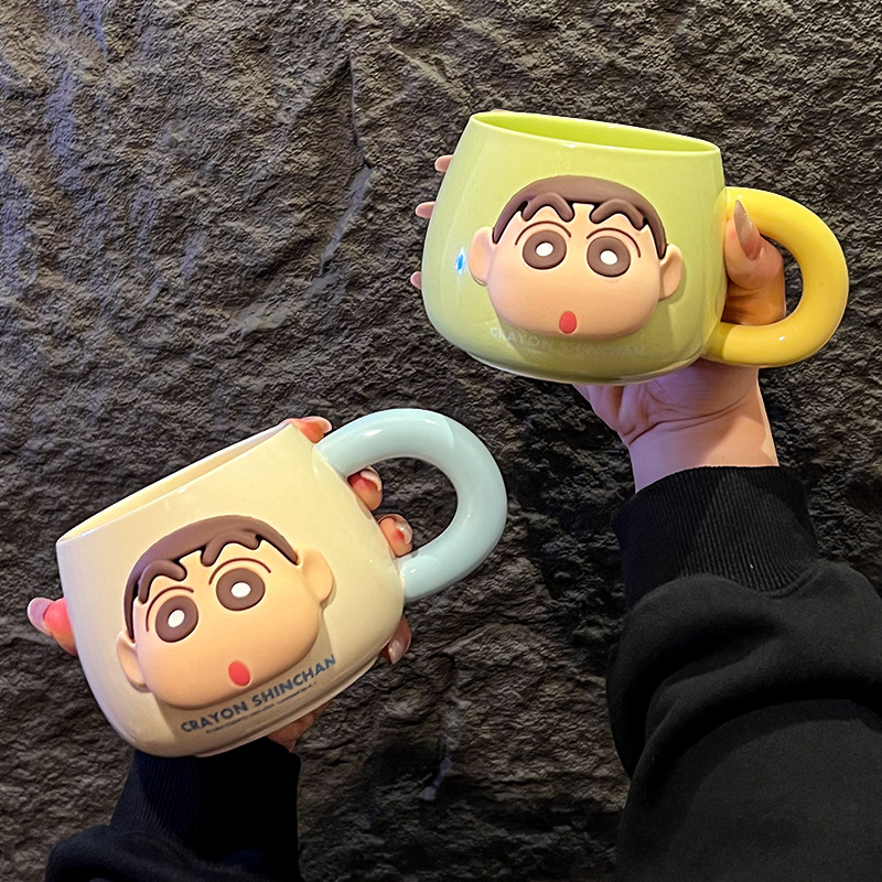 Crayon Shin-chan taza de cerámica linda chica de alto valor taza de pareja taza de leche casera taza de café regalo