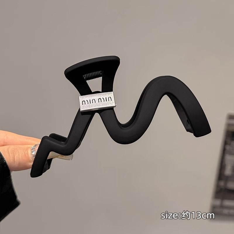 Zhao Lusi mismo estilo de clip de agarre de lazo femenino 2025 nuevo clip de tiburón grande de alta gama en la parte posterior de la cabeza horquilla