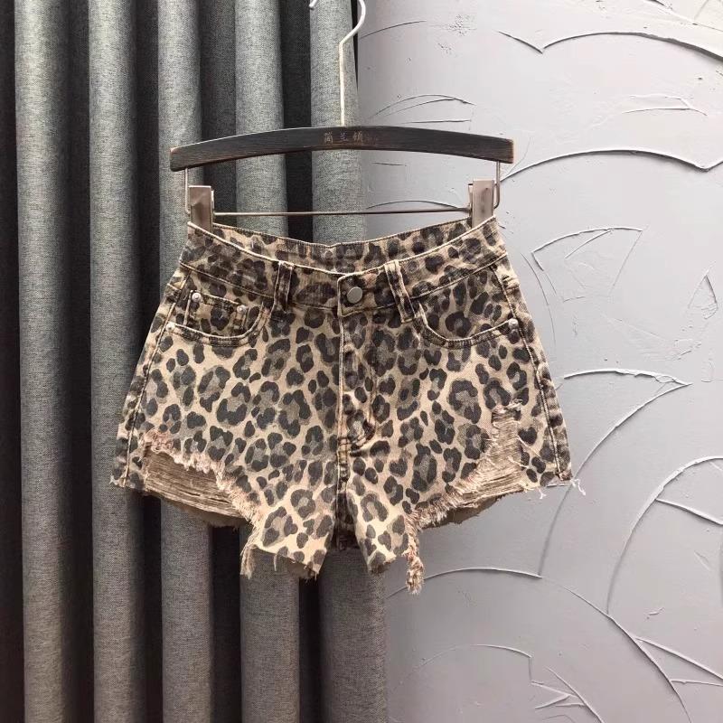 Personalized Leopard Print High-Waisted Denim Shorts for Women, Summer Fashion, Stylish and Youthful A-Line Trendy Frayed Wide-Leg Hot Pants