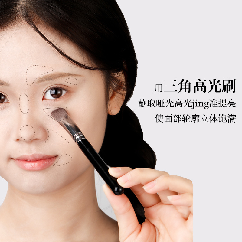 xixi 三角面アイロン ブライトニングブラシ ハイライトブラシ コンシーラーブラシ 顔の部分的な明るく涙溝ブラシ 美容ツール|undefined