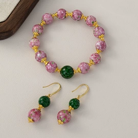 项链;耳环;手链