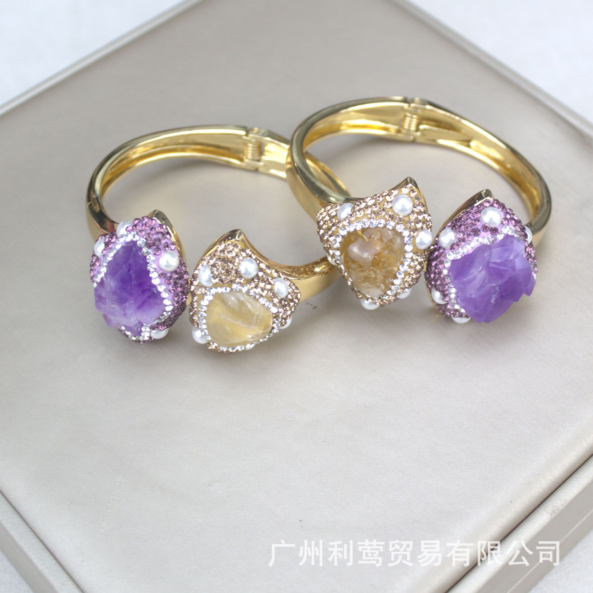 organic two-color bracelet with amethyst