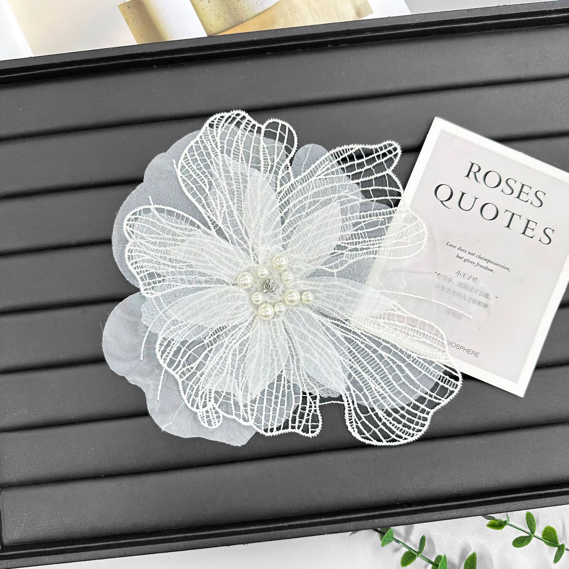 2026 nuevo bordado tridimensional blanco flores de encaje solubles en agua encaje hecho a mano perlas falda swing suéter adornamiento para el pelo DIY