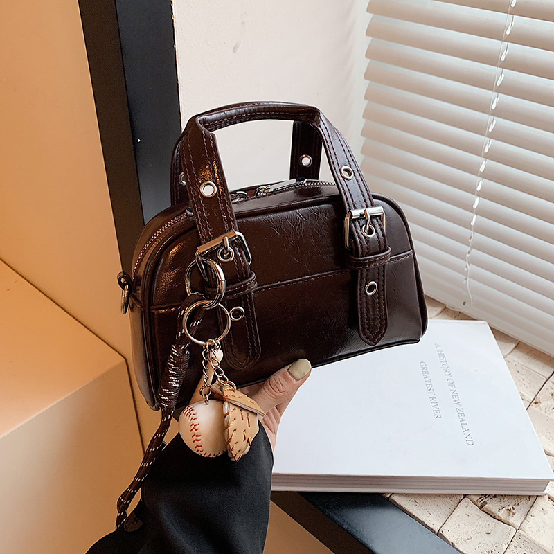 Bolso cuadrado pequeño de mano de moda, bolso de hombro 2024 otoño e invierno, textura de todo fósforo, cuero de cera de aceite, bolso de almohada de cercanías, bolso de mensajero