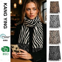 跨境斑马纹围巾女秋冬季保暖羊绒披肩百搭时尚贴标加厚加大流苏围