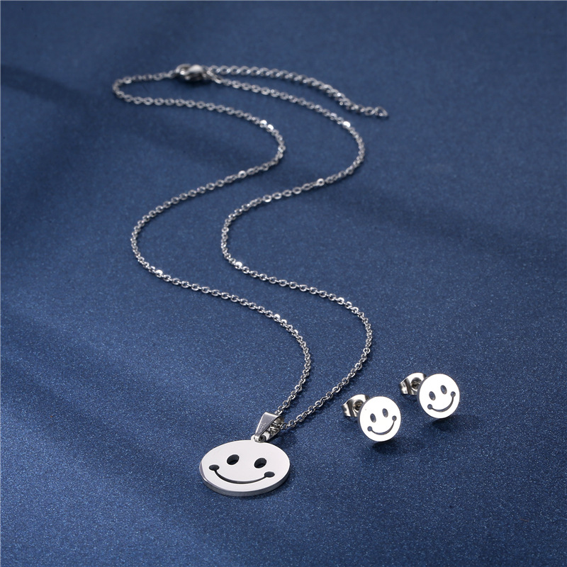 European and American smiley face necklace earrings set hip-hop accessories two-piece set