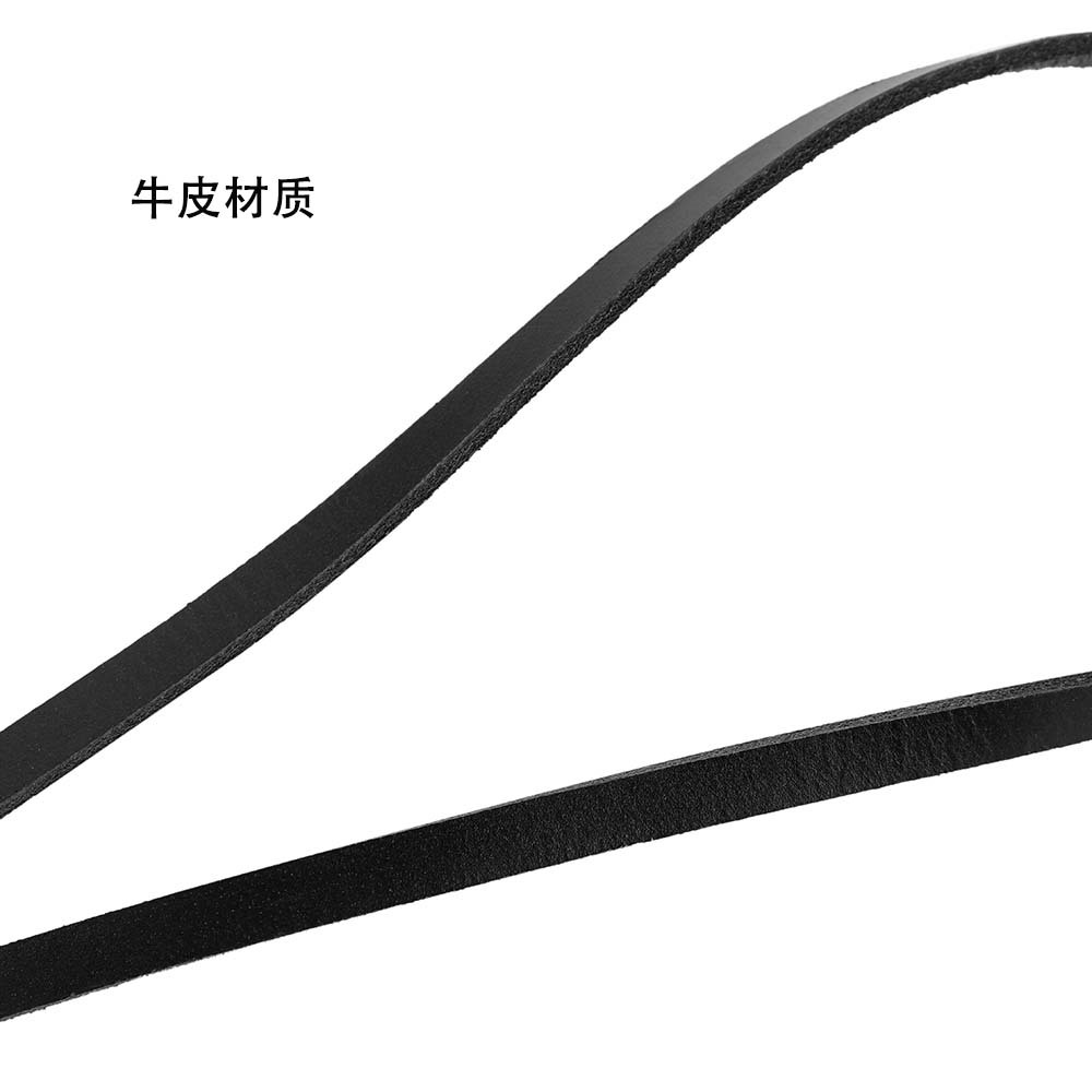 El adiestrador de perros transfronterizo utiliza el adiestramiento de perros, el equipo de adiestramiento de perros, el látigo, el bastón de golpe, el perro caballo de piel de vaca, el pastor alemán, el perro de trabajo, el bastón de mordedura