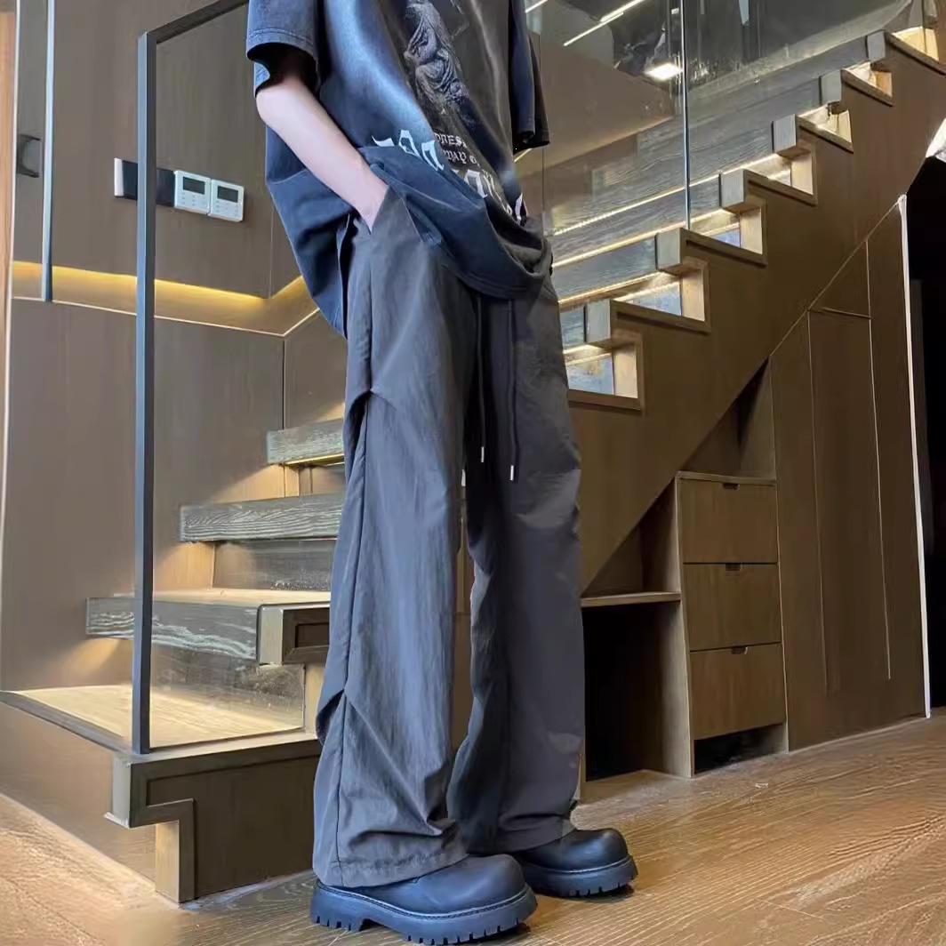 Pantalones de paracaídas de seda fría y secado rápido para hombres de verano nuevos pantalones de estilo americano de estilo de moda, pantalones casuales recto para hombres de verano