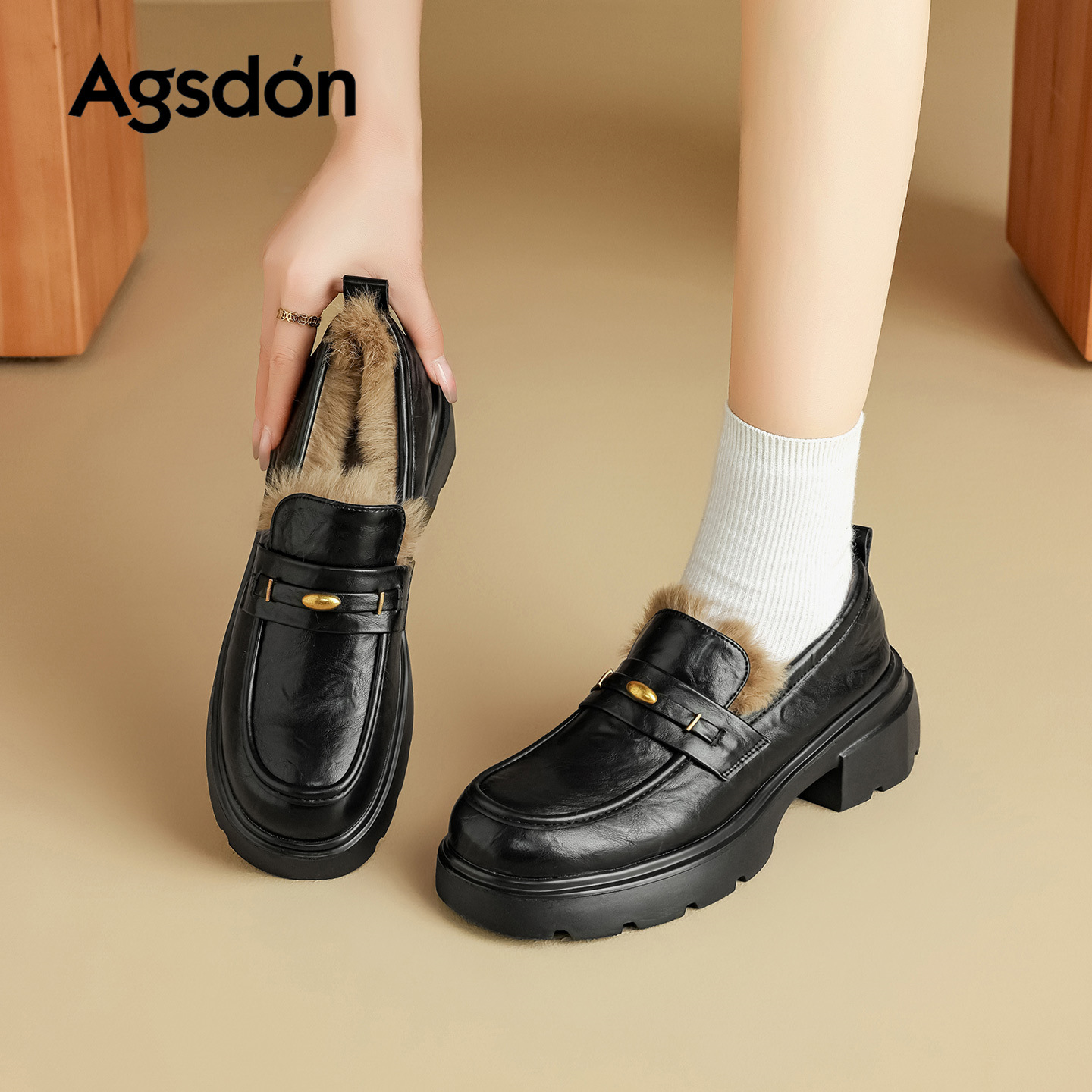 Augu Lion negro Lefour zapatos para mujeres 2025 nuevos zapatos de invierno de estilo británico zapatos de cuero pequeños zapatos de algodón peludo