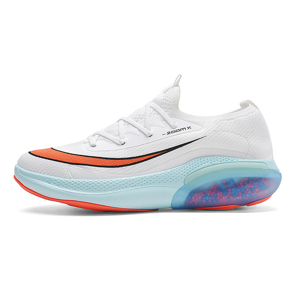 Summer breathable ultra light running sneakers made of mesh