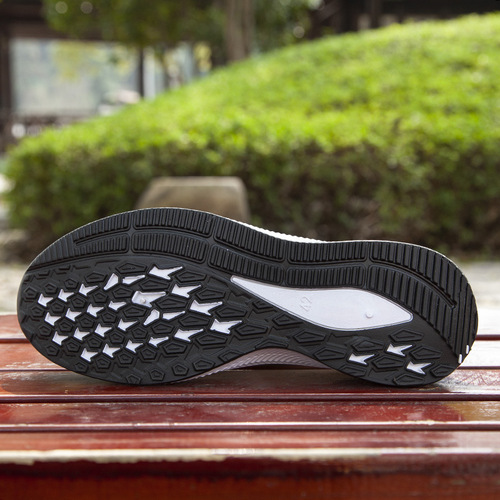 Casual men's shoes, spring mesh trendy student running shoes, fly woven lace-up sports travel soft-soled men's shoes