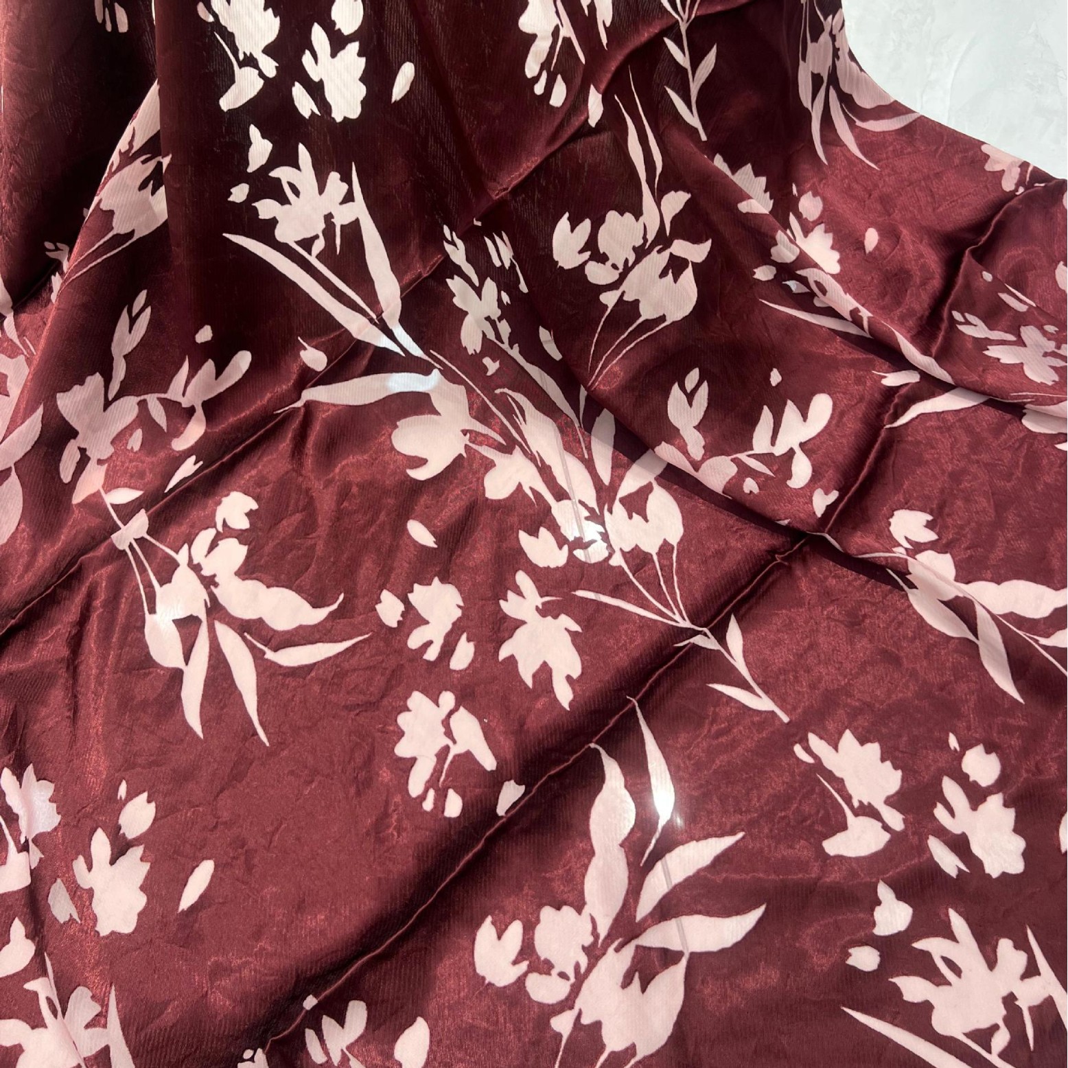 长期供应春夏季欧美流行款女装连衣裙面料乔其绒烧花烂花印花布