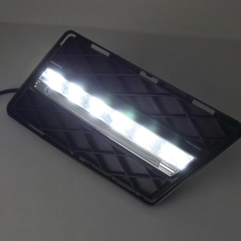 Adecuado para 08-12 Mercedes-Benz w204 luz diurna glk300 glk350 modificación de la luz de marcha diurna