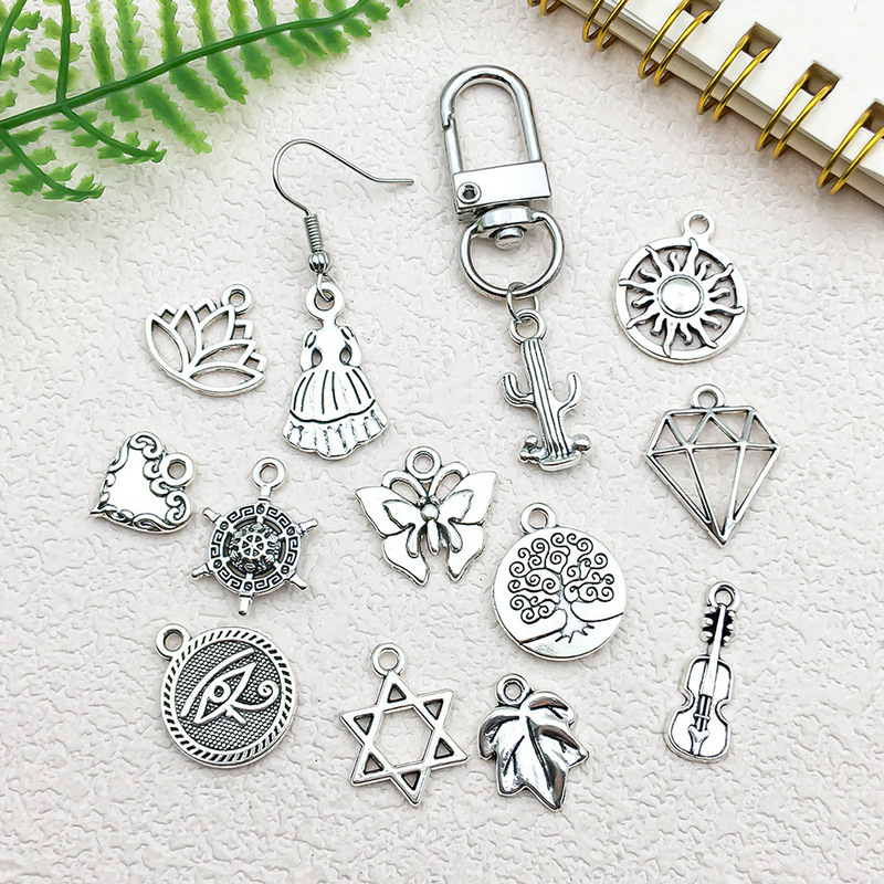 Sutra Mantra Pendant with Gold-Plated Silver and Real Cinnabar Powder, Thangka Shell Pendulum, Mahasthamaprapta Bodhisattva Green Ghost Pendant