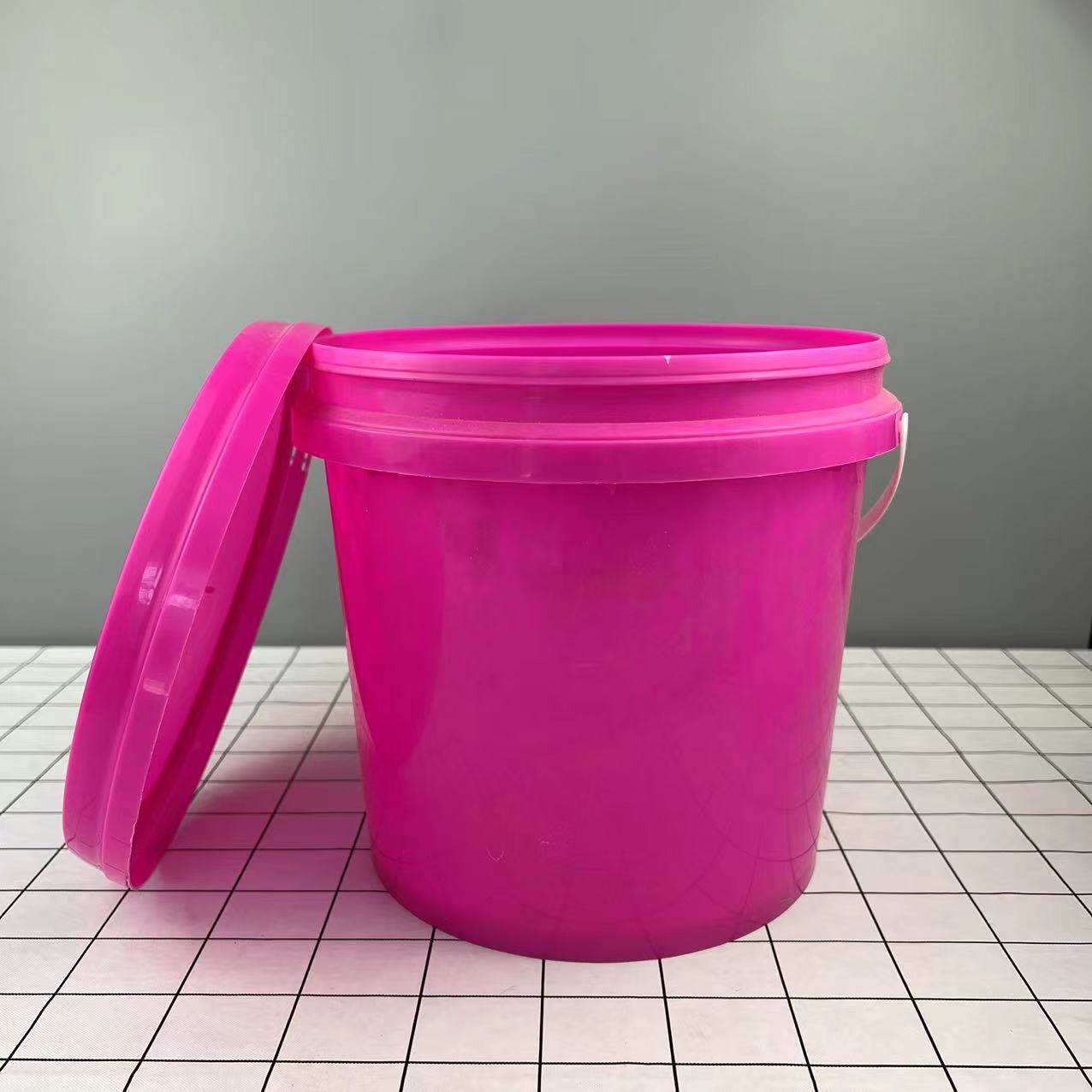 现货供应4升润滑油桶防冻液桶机油桶 塑料化工桶尿素液桶