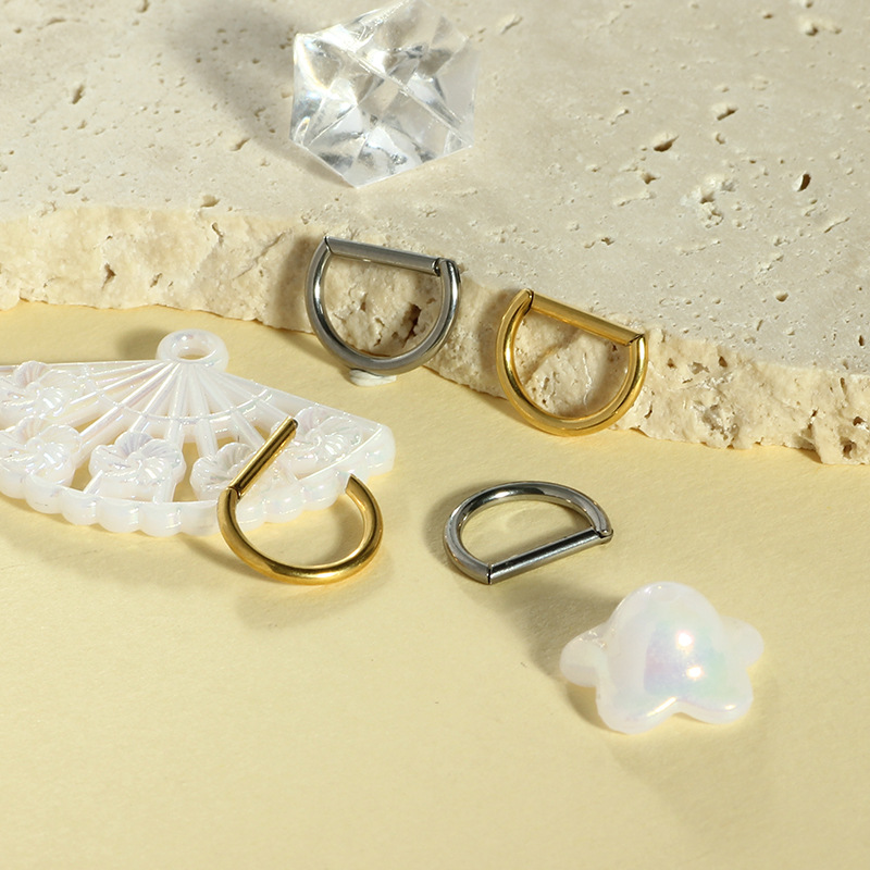 Pointed titanium steel lip stud product view