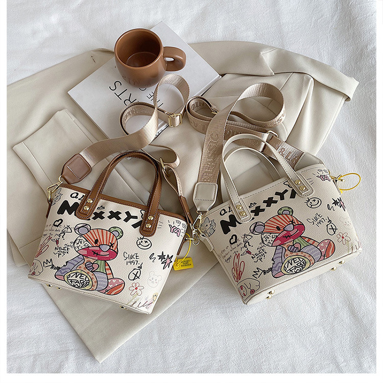 Women's Graffiti Shoulder Bag Large Capacity Fashion Bucket Bag_voghion.com