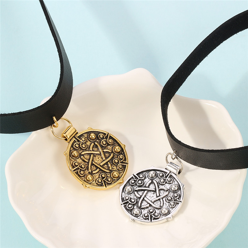 New Style Simple Yennefer Beauty Wizard 3 Leather Collar Necklace Ancient Gold Ancient Silver Two-color Jewelry