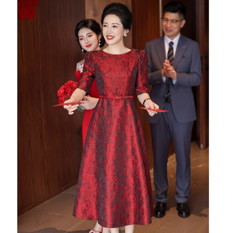 Elegant and Classy Mother-In-Law Dress That Can Be Worn Casually to Cover the Belly and Hips, Red Youthful Age-Reducing Gown Dress