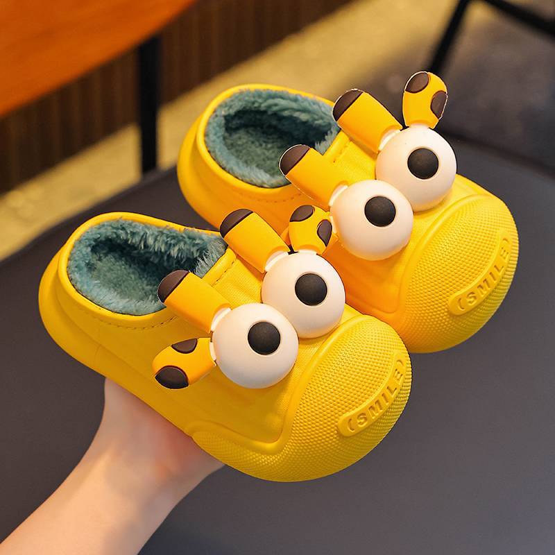 2025 nuevos zapatos de tacones de algodón para niños de invierno para niños y niñas con cubierta de algodón impermeable de lana para niños pequeños y medianos zapatillas de algodón para niños