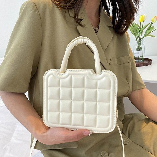 Solid Colour Checkered Crossbody Bag Retro French Shoulder Saddle_voghion.com