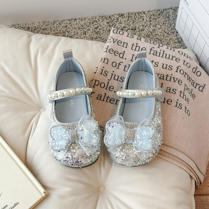 2026 primavera y verano nuevos zapatos de princesa huecos de suela suave para niños zapatos de perla de diamante image 8