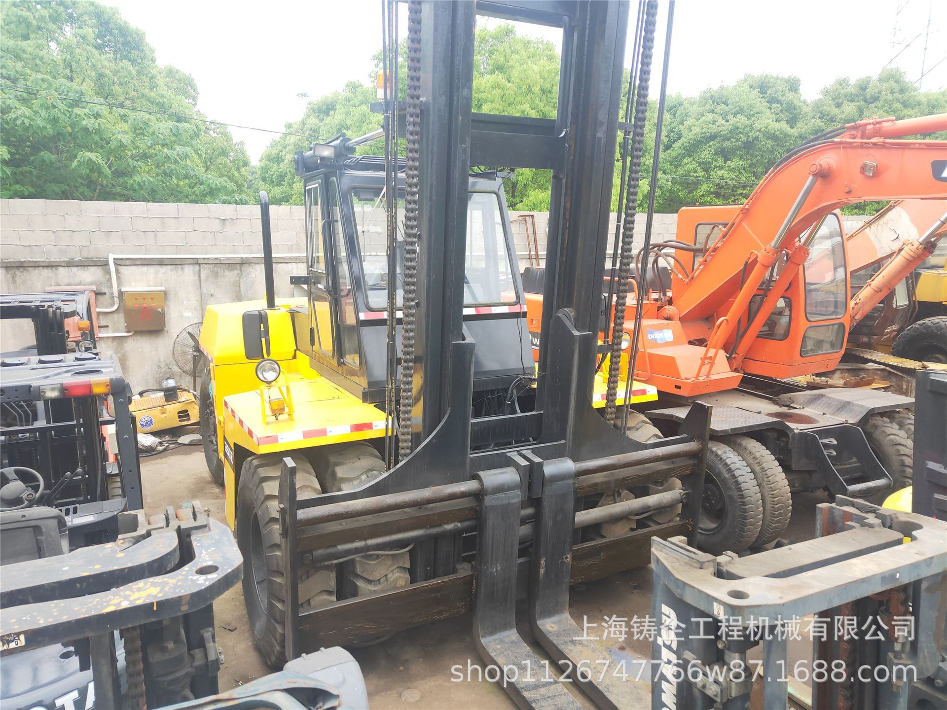 九成新叉车小松FD250 25吨叉车