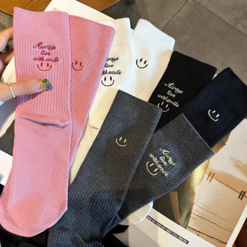 European Ab Version Women's Socks Embroidered Smiley Face Personalized Mid-Calf Socks Japanese Style Fashionable Popular Pure Cotton Autumn and Winter Trendy Socks