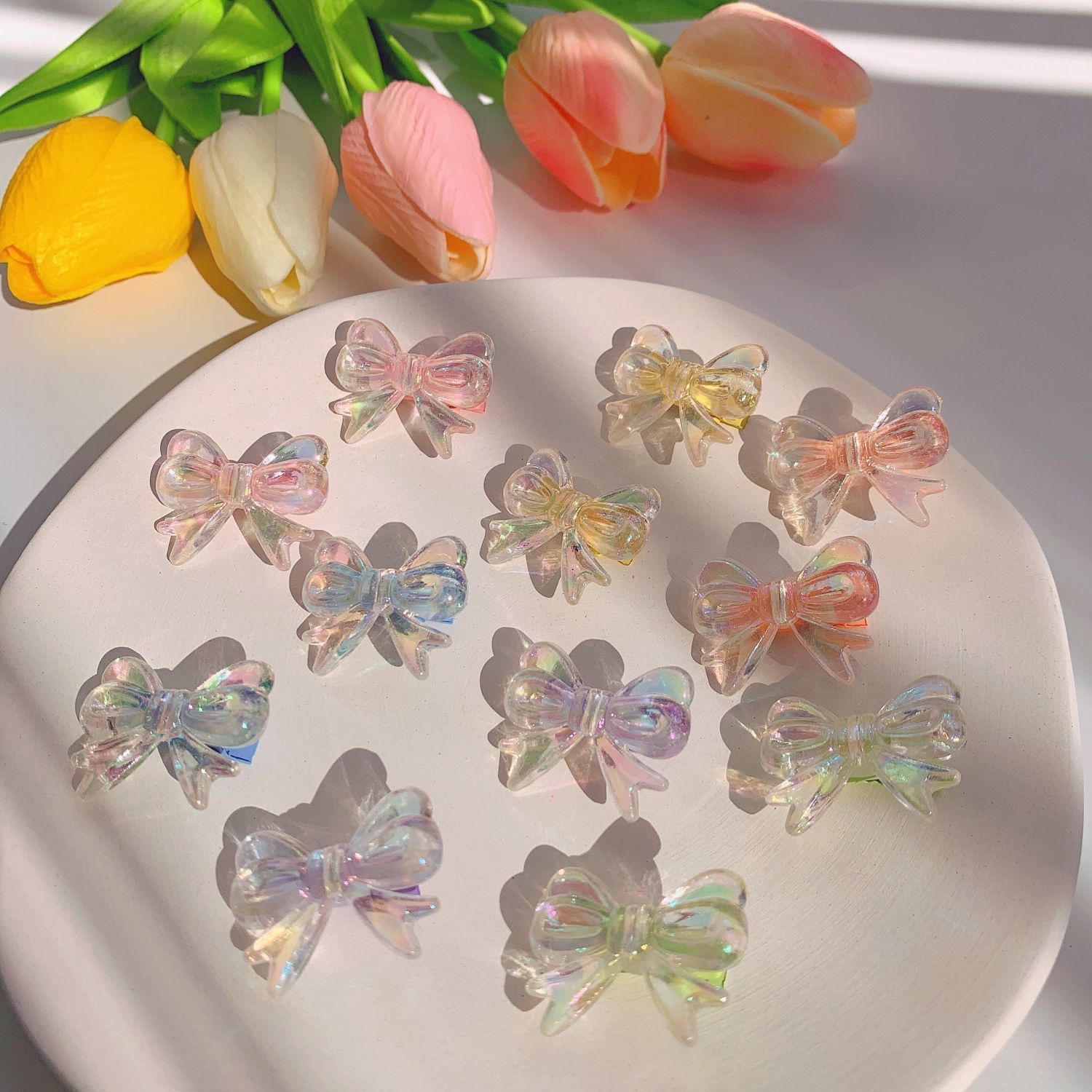 Transparent hairgrip with bow