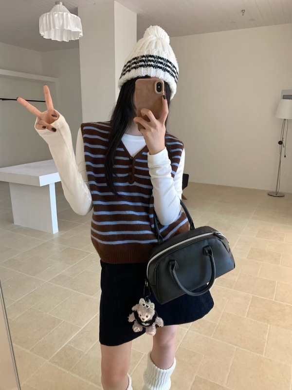 条纹撞色v领纽扣针织马甲女2025秋季新款复古宽松百搭毛衣背心|undefined
