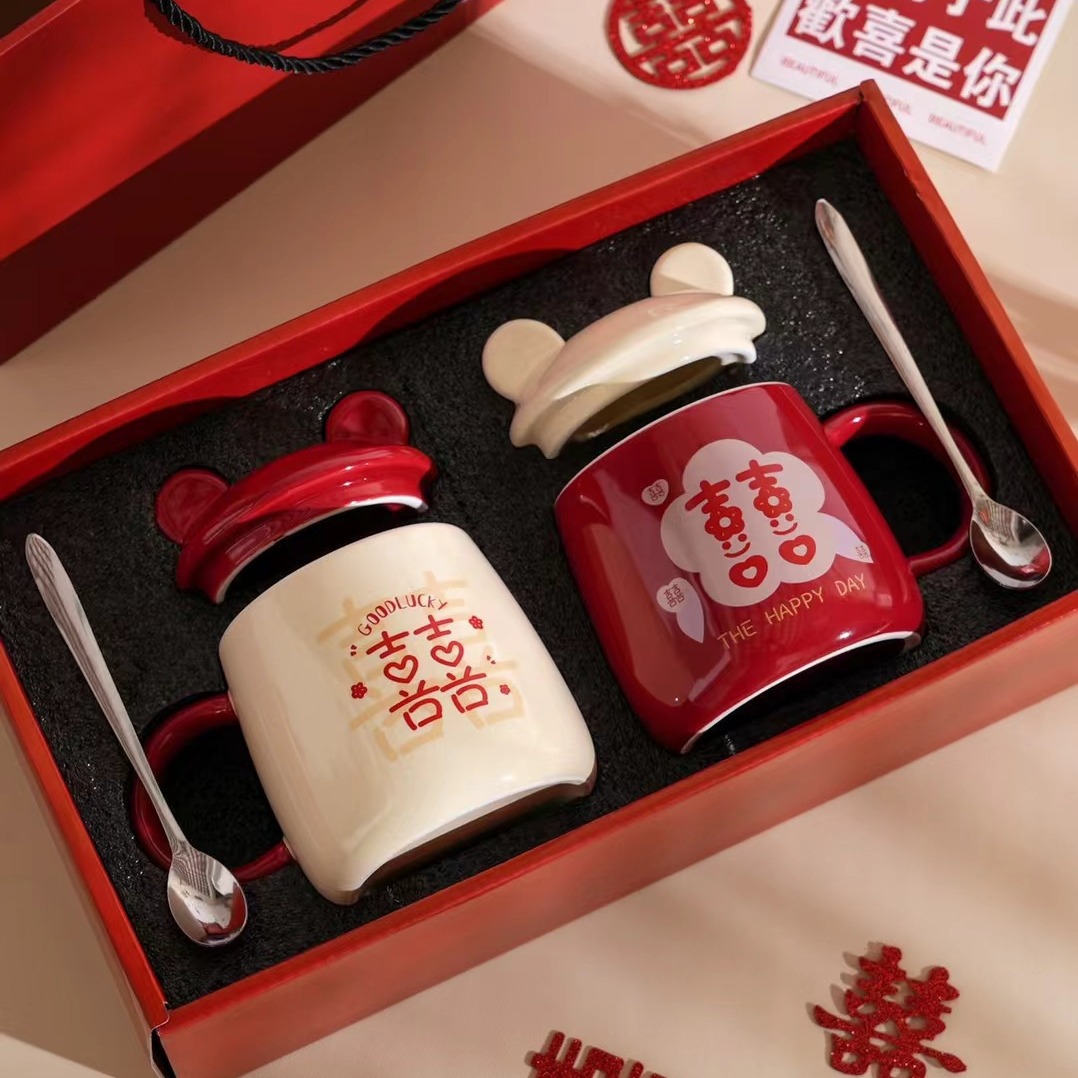 Boda chino regalo personalizado cerámica doble felicidad par taza Día de San Valentín beber taza con mano regalo taza con tapa cuchara