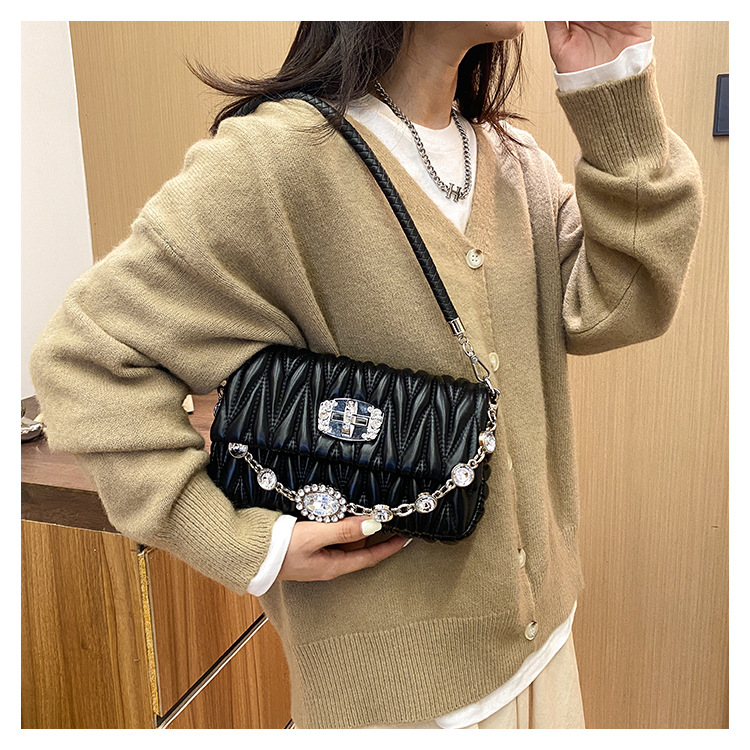 Diamond Chain Shoulder Bag - Small Pleated Crossbody Handbag_voghion.com