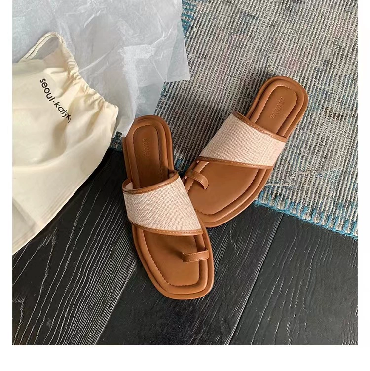 Summer straw slippers for leisure, sandals