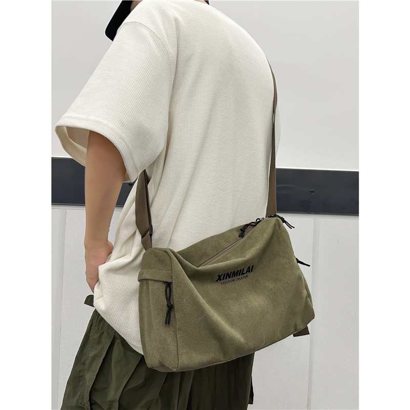 Retro Canvas Bag Crossbody Bag Men's Shoulder Bag Large Capacity Travel Sports Fitness Bag Men's Trendy Brand Messenger Bag Retro Canvas Bag Crossbody Bag Men's Shoulder Bag Large Capacity Travel Sports Fitness Bag Men's Trendy Brand Messenger Bag