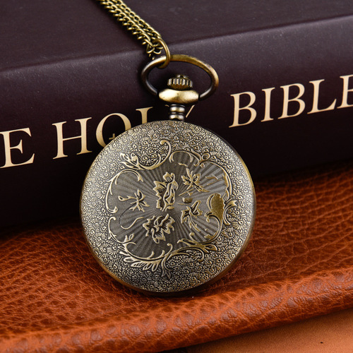 Nostalgic Old Copper-Color Engraved Grandpa English Letter Large Quartz Watch