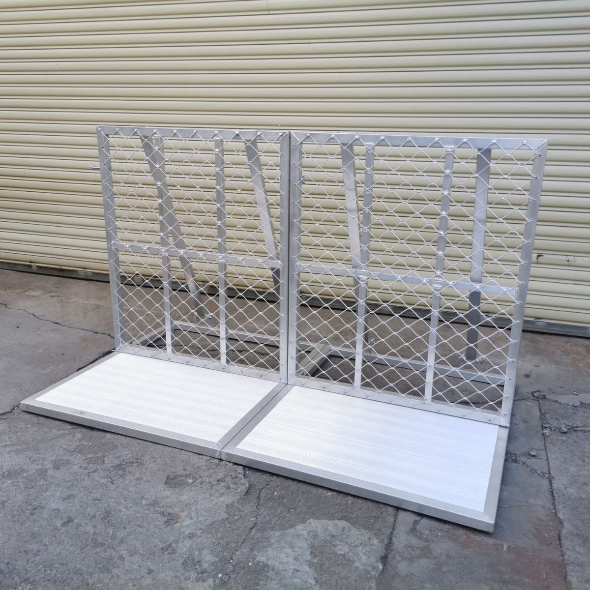 广州工厂批发临时热镀锌防爆栏  演唱会安全围栏围挡 路边铁防爆