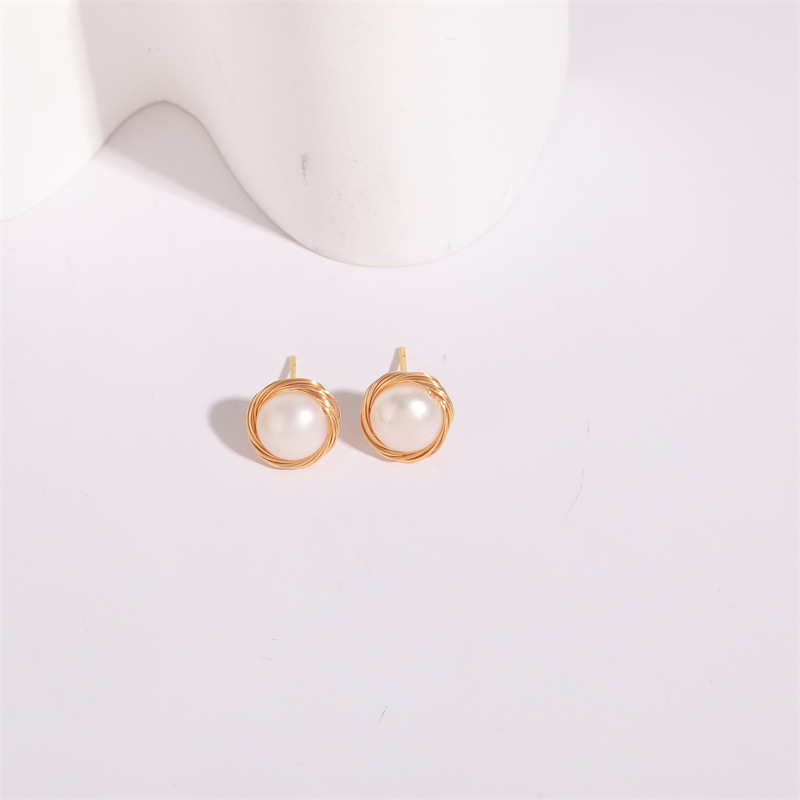 Simple Style Round Copper Gold Plated Pearl Ear Studs 1 Pair