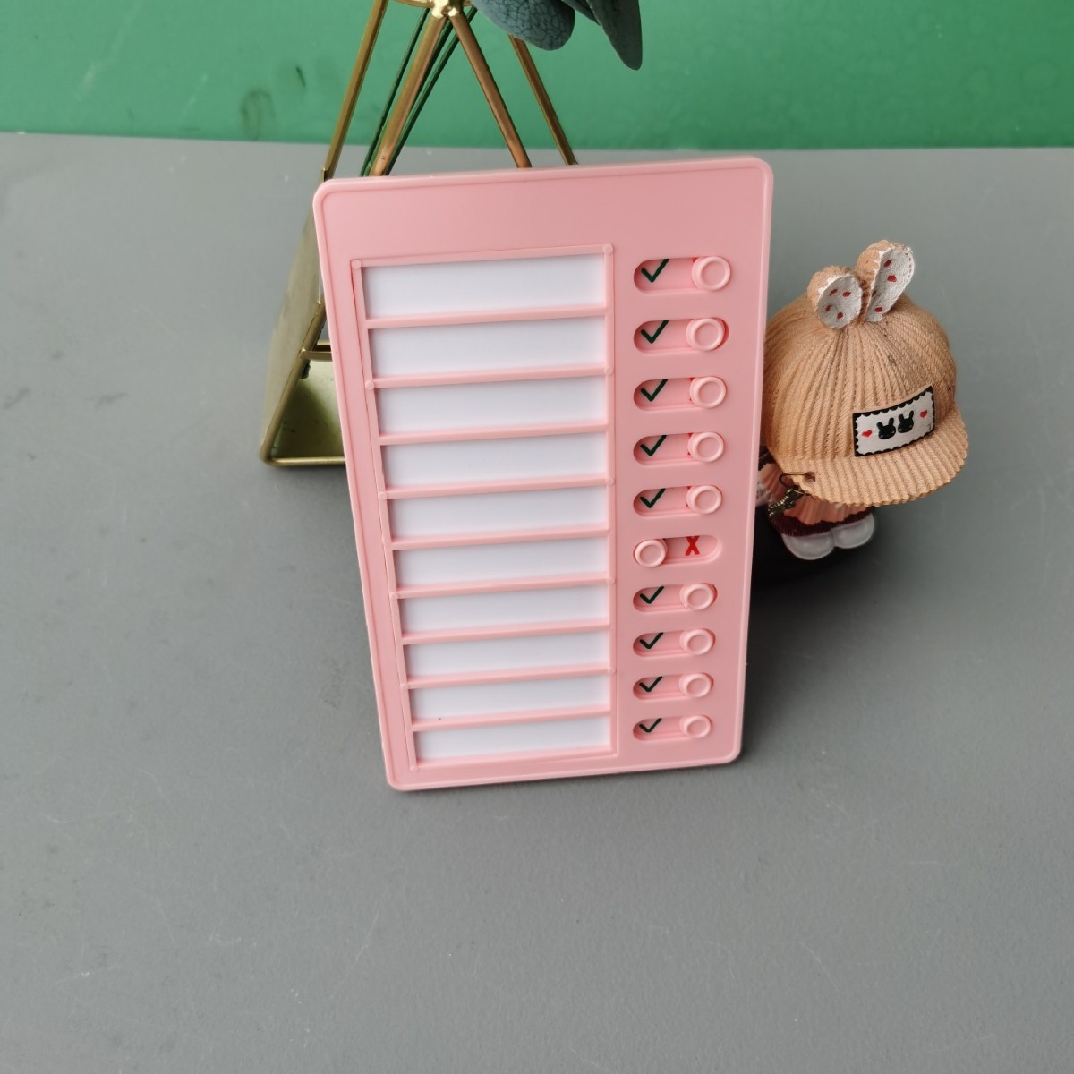 La autodisciplina tarjeta perforadora Niños Estudiantes de la escuela primaria mesa de aprendizaje buenos hábitos desarrollar planes de esta tarea de vacaciones de verano tiempo mesa de artefactos