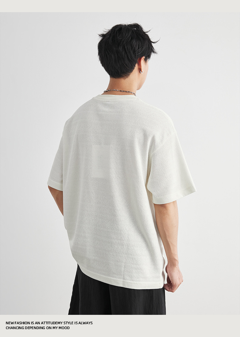 Áo thun nam cổ tròn in họa tiết túi ngực, chất liệu cotton thoáng mát, form rộng thả vai — đen chi tiết 9