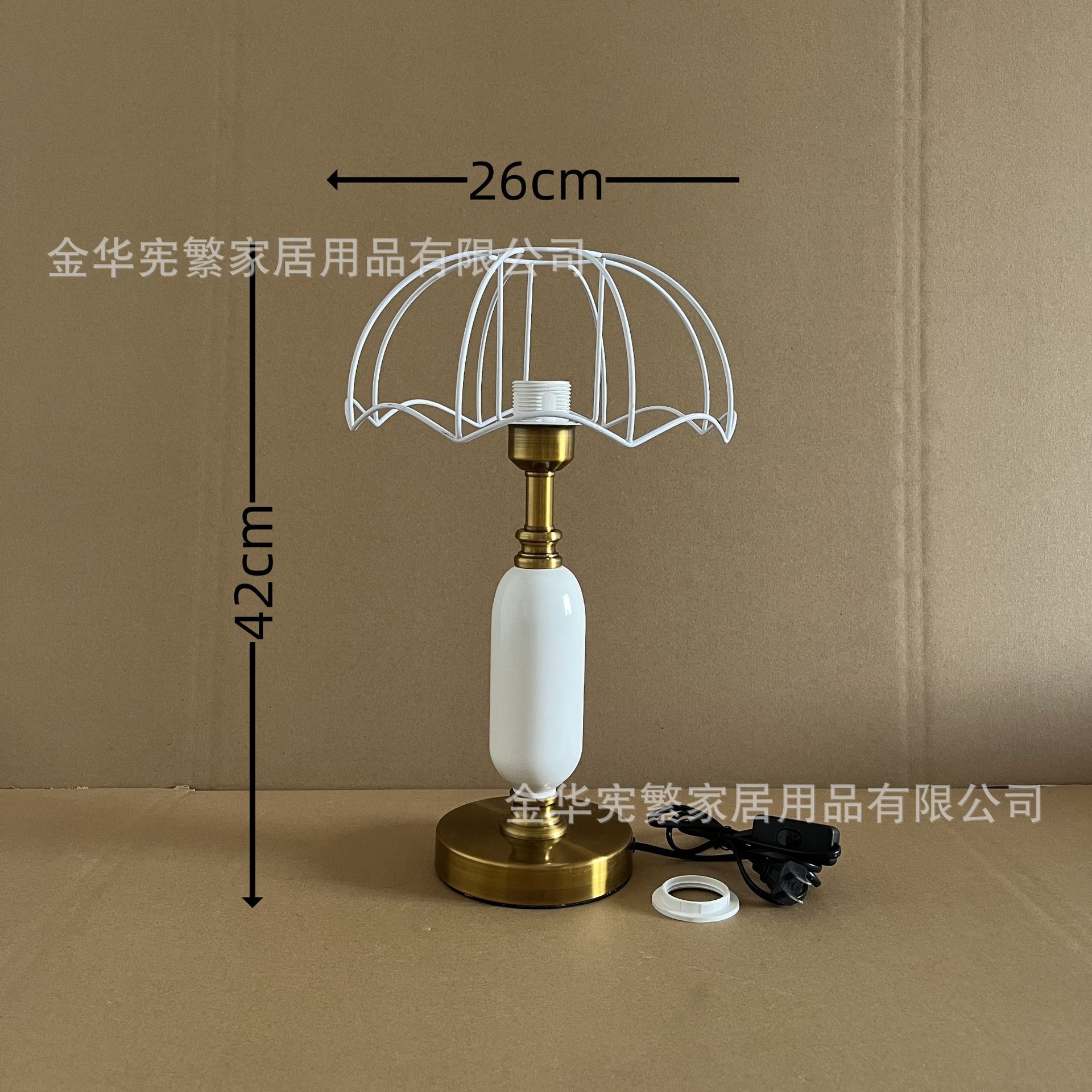 El pequeño libro rojo de estilo europeo retro recomienda la combinación de marco de hierro con base de melón de invierno de metal con botón de alambre de bricolaje para abrir