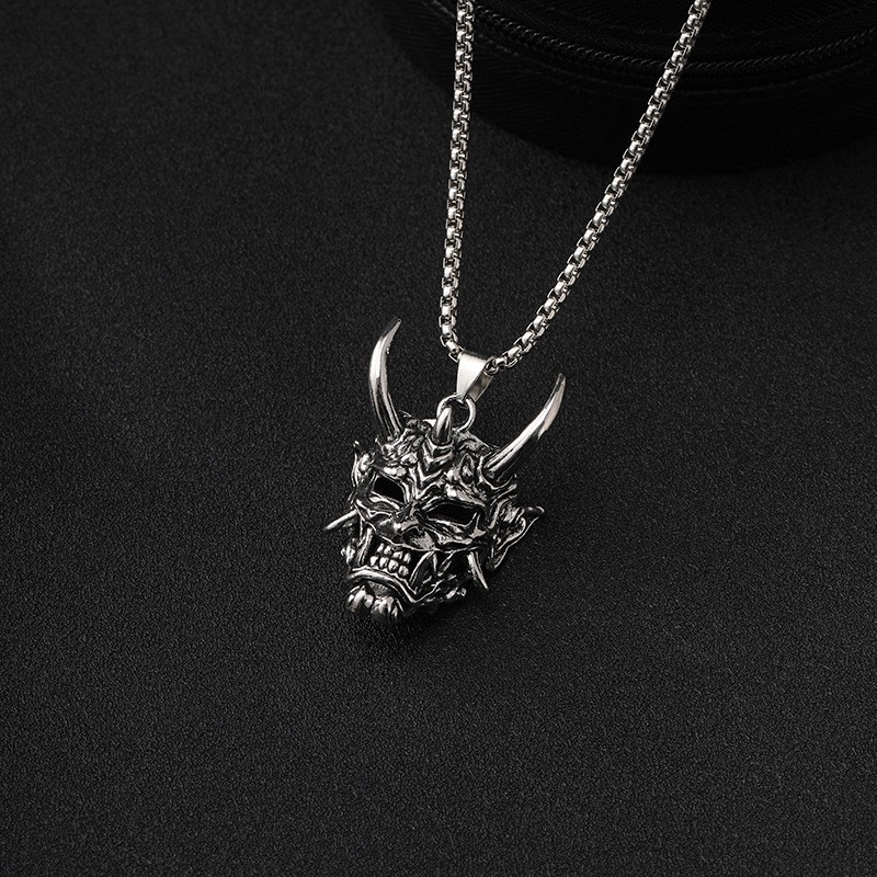 Dragón y Amazon transfronterizos nuevos colgantes retro fantasma rey fantasma samurai máscara esqueleto collar joyas