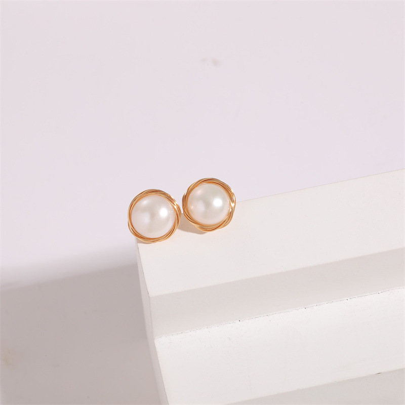 Simple Style Round Copper Gold Plated Pearl Ear Studs 1 Pair