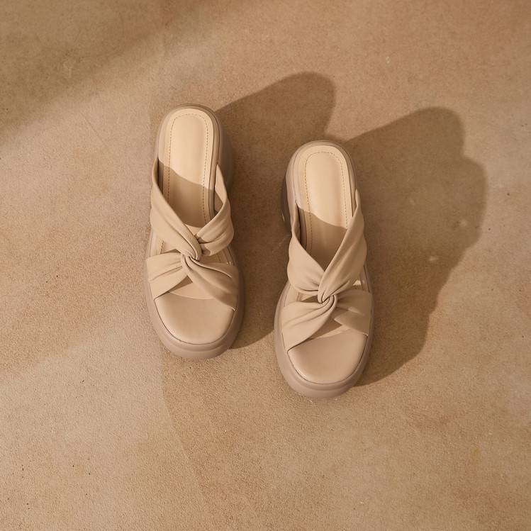 Dép sandal nữ quai chữ V đế tăng chiều cao mềm nhẹ đi biển mùa hè — màu trắng ngà, màu mơ chi tiết 6