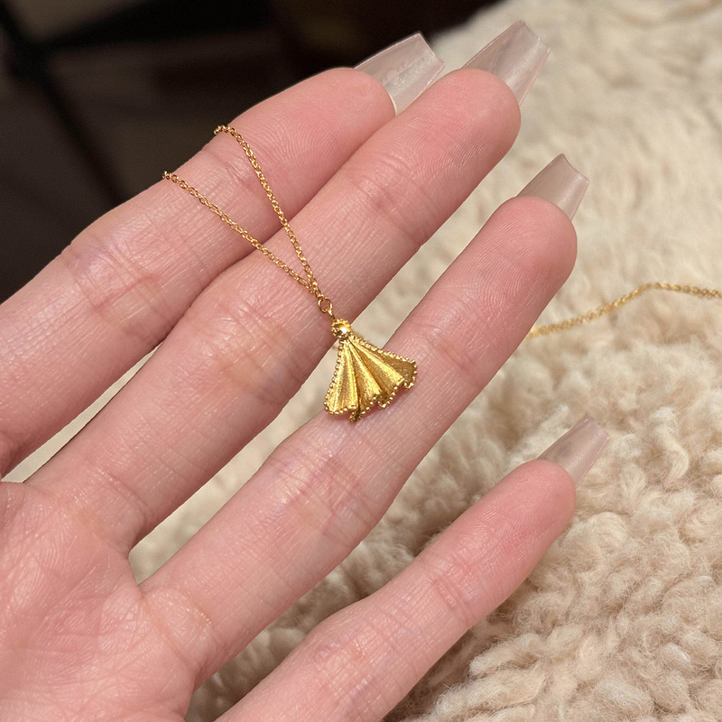 Girl's Golden Skirt-Style Necklace 2026 New Model Light Luxury Exquisite Niche Design Clavicle Chain Custom-Made Girl's Golden Skirt-Style Necklace 2026 New Model Light Luxury Exquisite Niche Design Clavicle Chain Custom-Made